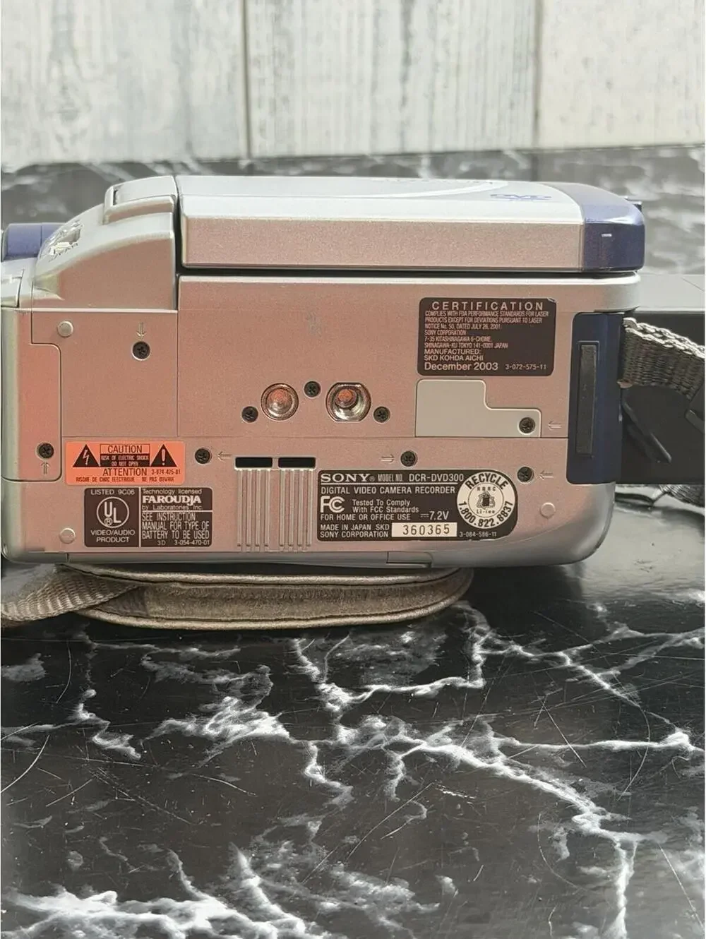 Sony DCR-DVD300 DVD Handycam Camcorder Color LCD + Tons Of Extras